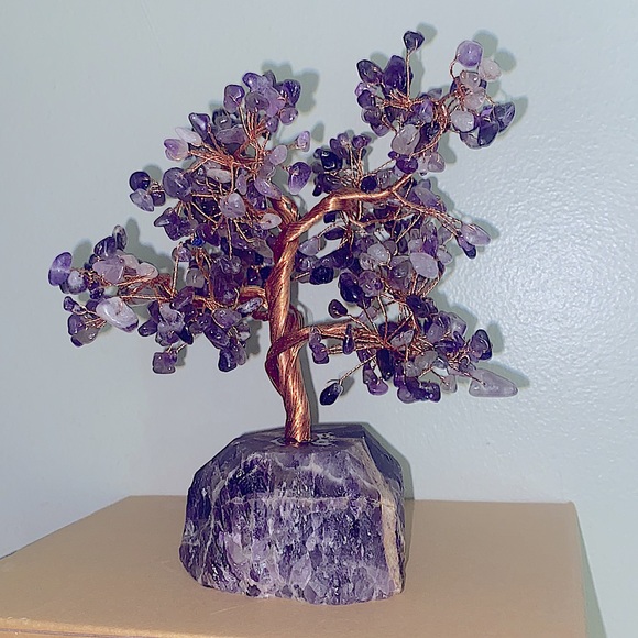 Amethyst Tree with copper wire trunk & Substantial Chevron Amethyst base. - Picture 6 of 7